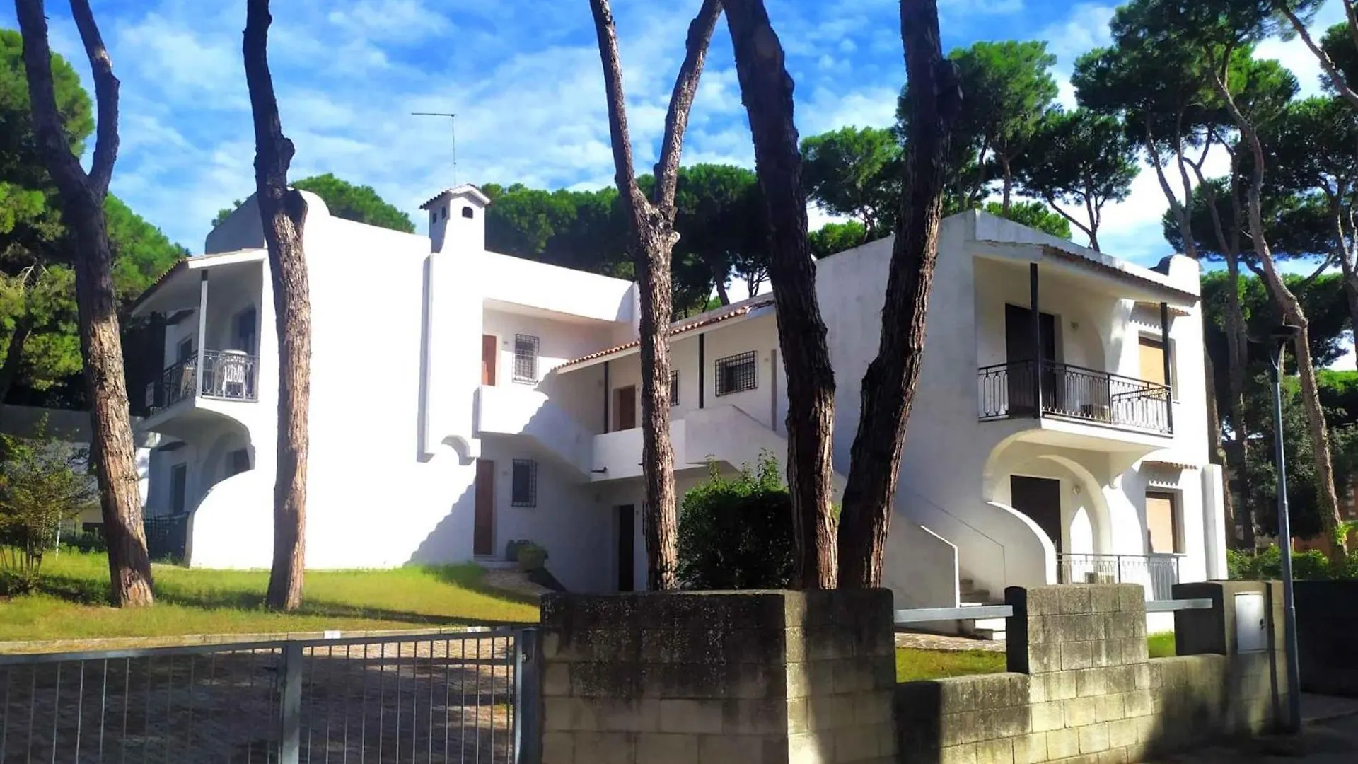 Apartments In Rosolina Mare 25084